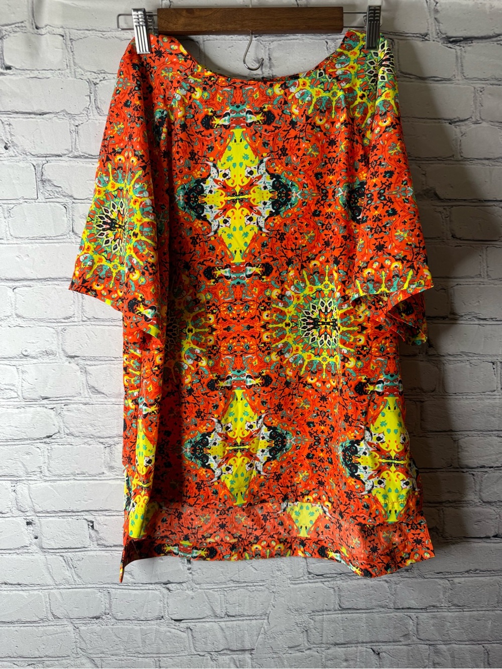 Kut from the cloth Vibrant Orange & Neon Printed Tunic Top medium